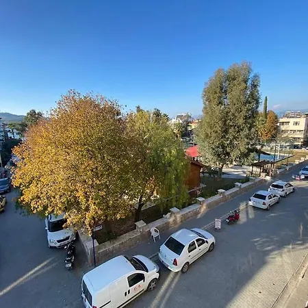 Merkezde Sahil Bandinda Bahriye Ucok Yaninda 3+1 Daire Apartment Fethiye
