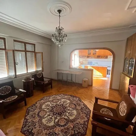 Merkezde Sahil Bandinda Bahriye Ucok Yaninda 3+1 Daire Apartment *