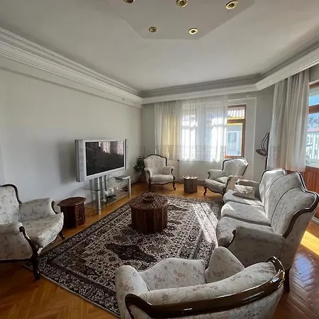 Merkezde Sahil Bandinda Bahriye Ucok Yaninda 3+1 Daire Fethiye