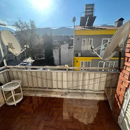 Merkezde Sahil Bandinda Bahriye Ucok Yaninda 3+1 Daire Apartment *