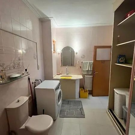 Appartement Merkezde Sahil Bandinda Bahriye Ucok Yaninda 3+1 Daire *