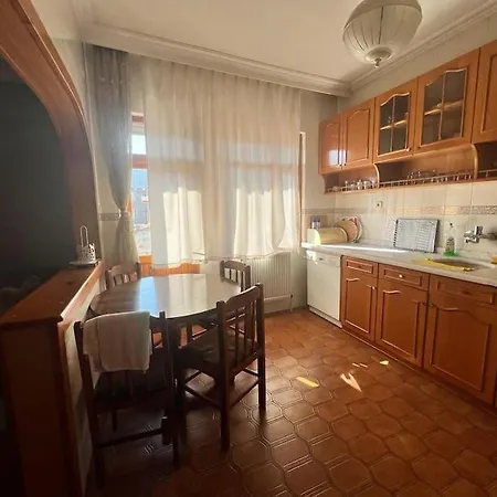 Appartement Merkezde Sahil Bandinda Bahriye Ucok Yaninda 3+1 Daire Fethiye