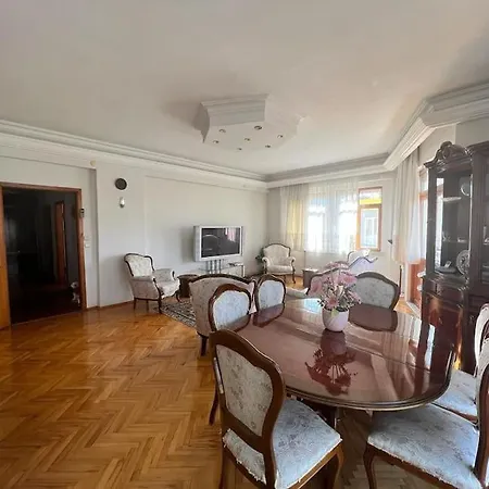 Merkezde Sahil Bandinda Bahriye Ucok Yaninda 3+1 Daire Fethiye