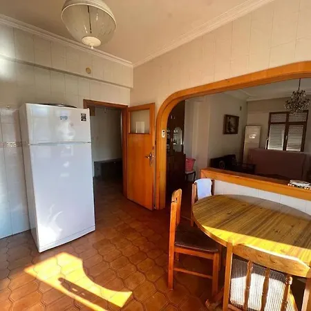 Appartement Merkezde Sahil Bandinda Bahriye Ucok Yaninda 3+1 Daire
