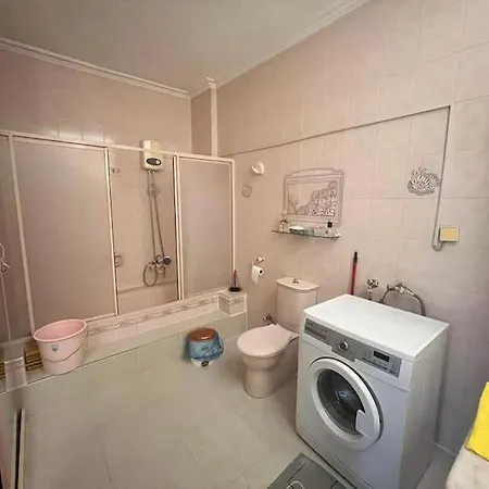 Merkezde Sahil Bandinda Bahriye Ucok Yaninda 3+1 Daire Appartement Fethiye
