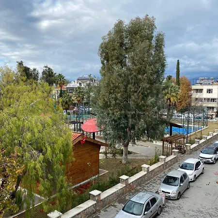 Appartement Merkezde Sahil Bandinda Bahriye Ucok Yaninda 3+1 Daire